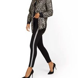 Nice stretchy Pant jegging with silver stripe large